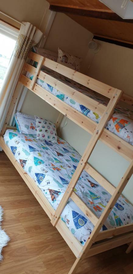 Mona Villa Holiday Home Caulderton Esterno foto